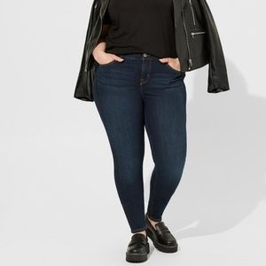 Torrid Bombshell Skinny Premium Stretch High-Rise Jean - NWT